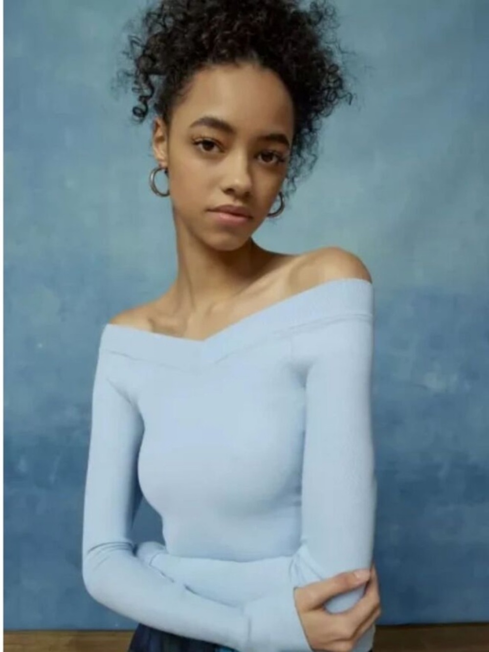 NWOT Urban Outfitters Shannen Long Sleeve Tee in Light Blue Size Small(6-8)